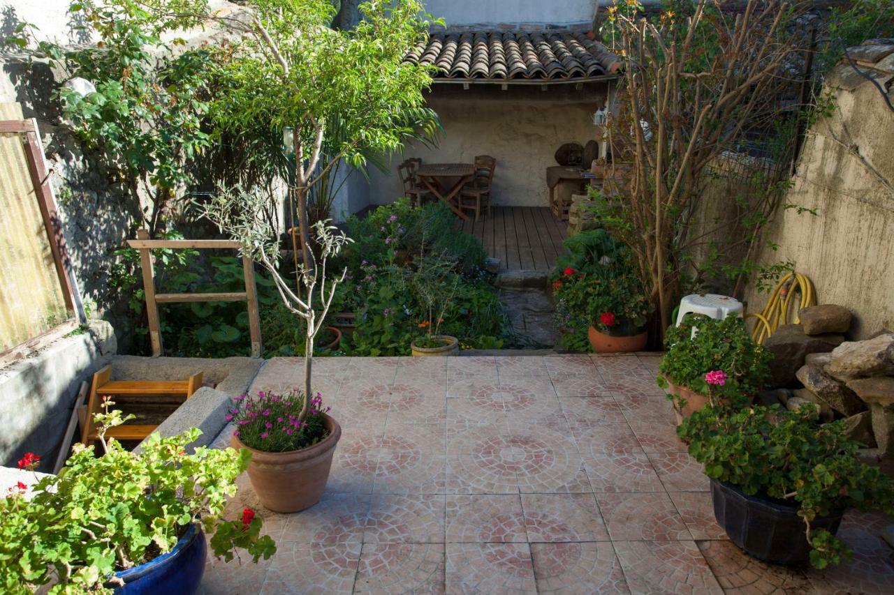 Maison Des Remparts Nichee Sous La Cite 카르카손 외부 사진